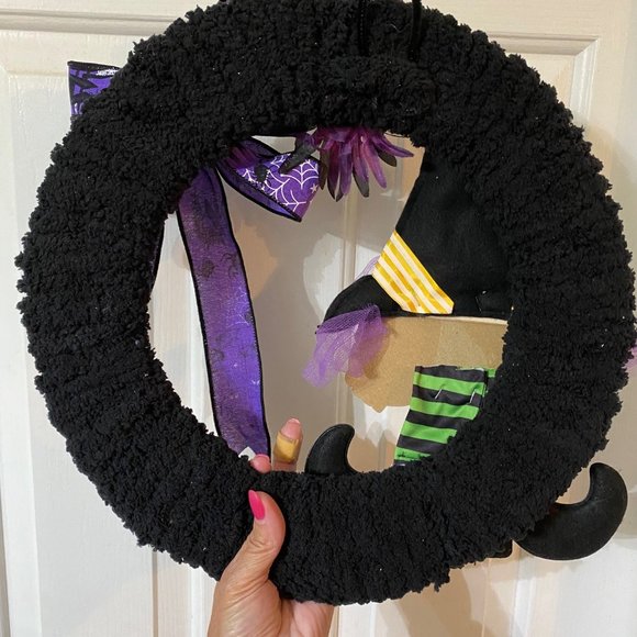 Halloween Wreath (indoor) The Witch is in! - Picture 5 of 5